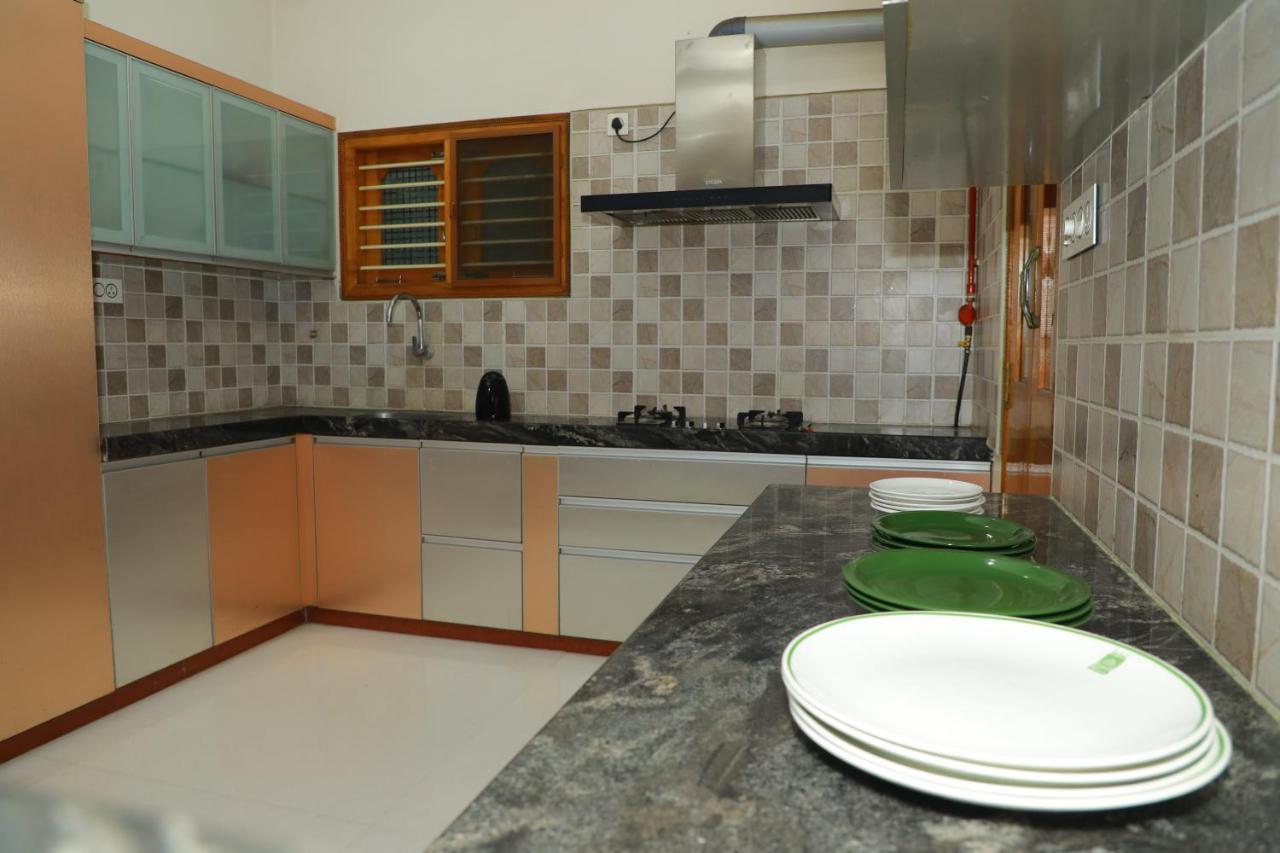 Hill View Paradise - 2Bhk'S & Rooms - A Golden Group Of Premium Home Stays - Tirupati Ngoại thất bức ảnh